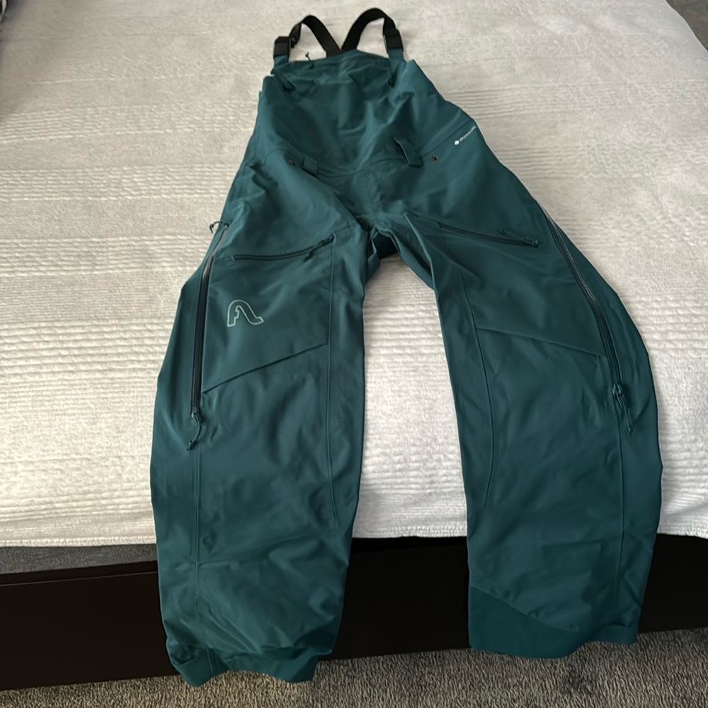 Women’s Flylow Foxy Bibs